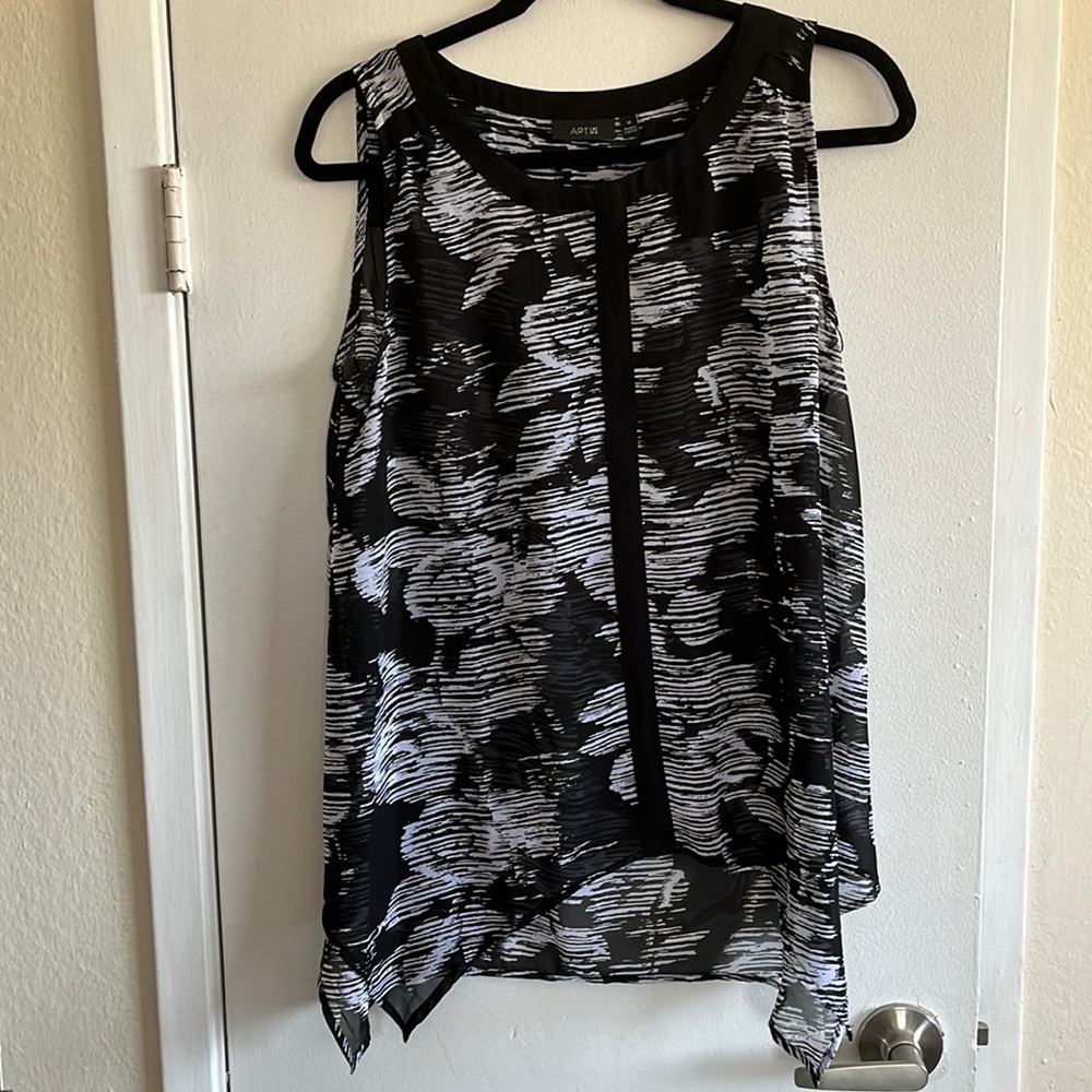 Black and white sheer sleeveless top by APT 9. Size M
